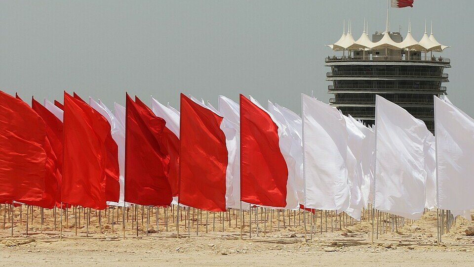 Fährt die Formel 1 2011 noch unter bahrainischer Flagge? Die FIA hat zugestimmt - das Fahrerlager hat da jedoch so seine Bedenken, Foto: Sutton