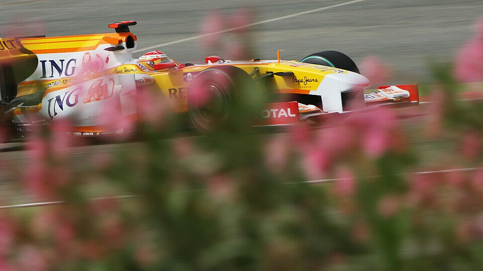 Fernando Alonso fehlte Flüssigkeit, Foto: Sutton