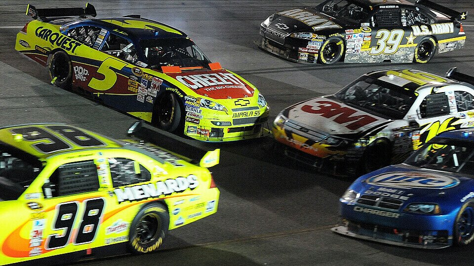 Mark Martin sucht die Fahrtrichtung, Foto: NASCAR