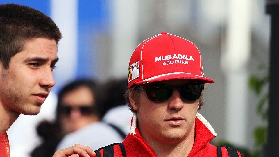 Kimi Räikkönen denkt über die Zukunft nach, Foto: Sutton