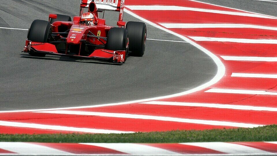 Ferrari holt zum Rundumschlag aus, Foto: Sutton