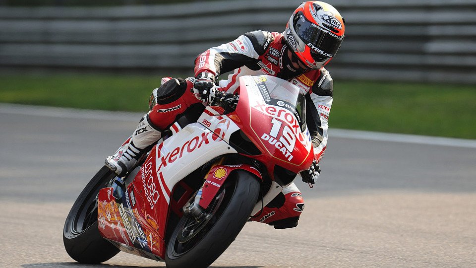 Fuhr 1,3 Sekunden schneller als gestern, verlor aber dennoch 0,8 Sekunden auf Maxime Berger: Xavier Simeon., Foto: Ducati