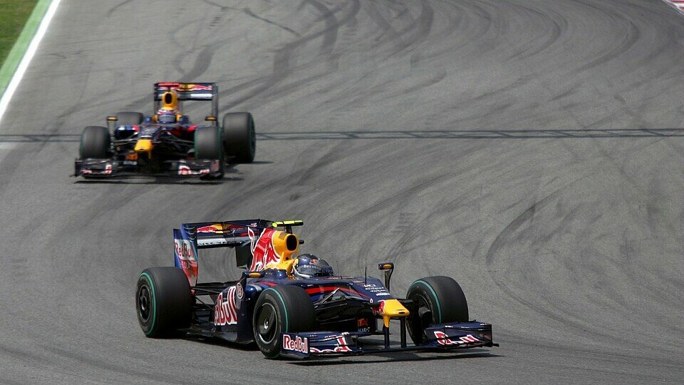 Die Red Bull sind für Flavio Briatore momentan die stärksten Autos, Foto: Sutton