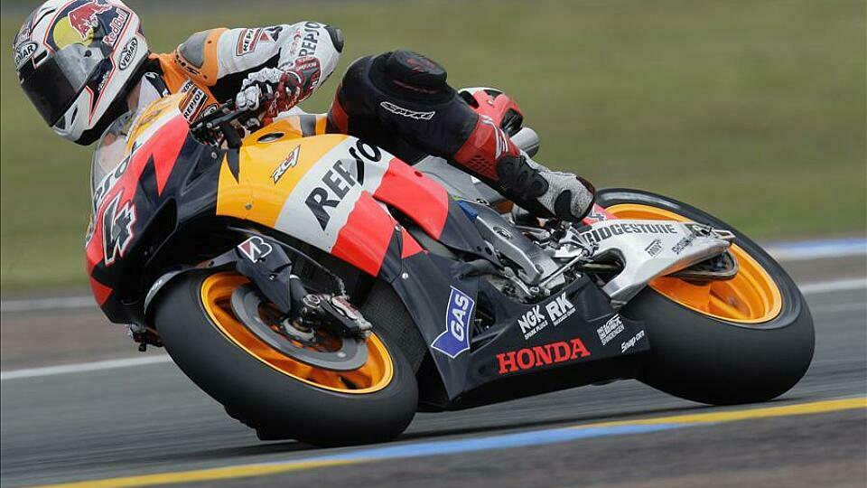 Noch sieht Andrea Dovizioso Rückstand auf Dani Pedrosa, Foto: Repsol Media