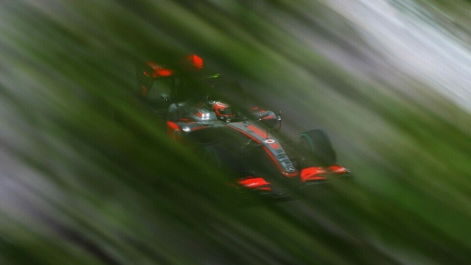Heikki Kovalainen wird gespannt auf die Reifen blicken, Foto: Sutton