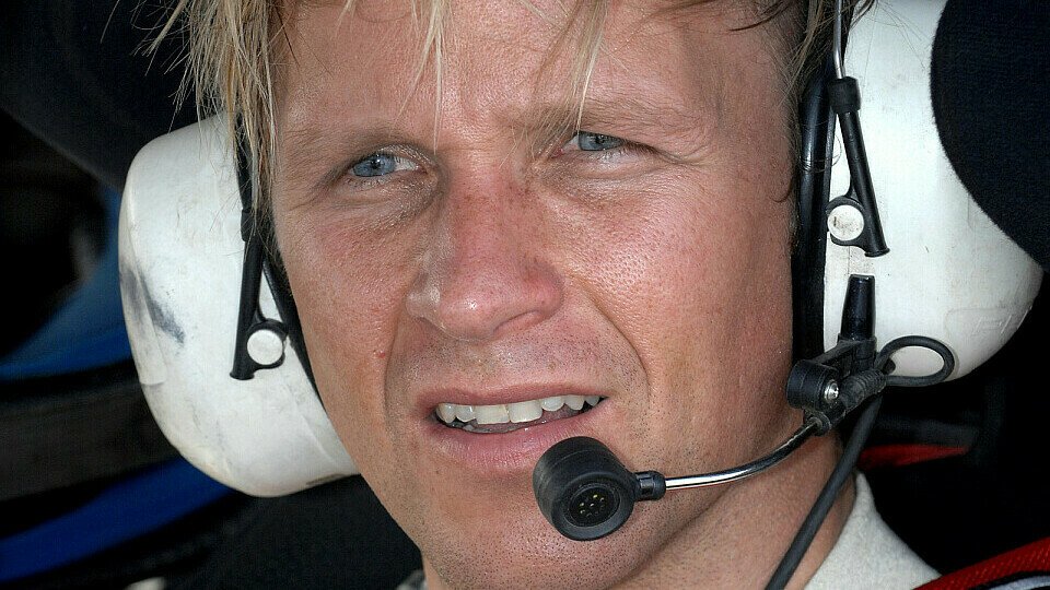 Petter Solberg riskierte sein Leben, um die Piloten aus dem Boot zu befreien., Foto: Sutton