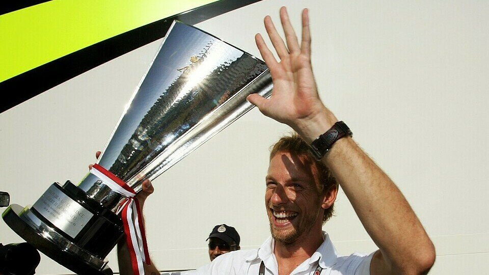 Jenson Button wurde gefeiert, Foto: Sutton
