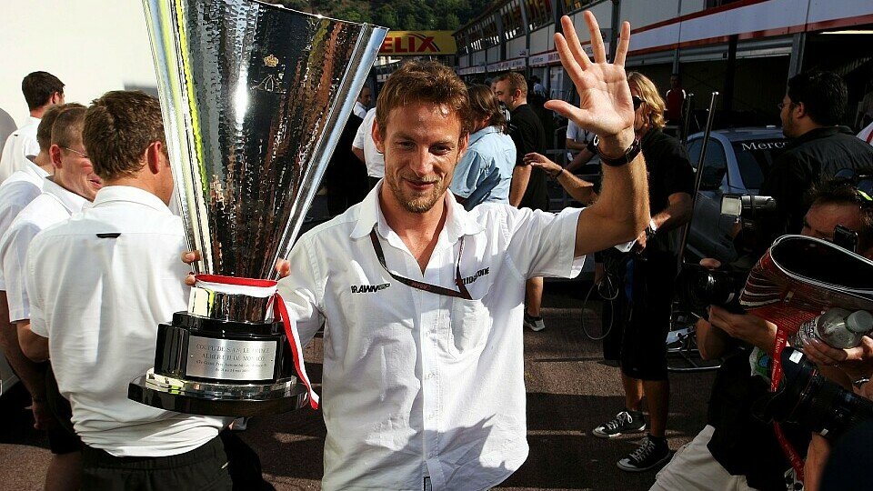 Noch versucht Jenson Button den Titel auszublenden, Foto: Sutton