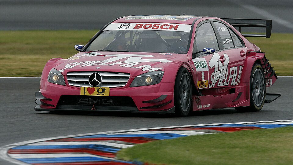 Erst nach dem Boxenstopp konnte Stoddart frei fahren, Foto: Mercedes-Benz