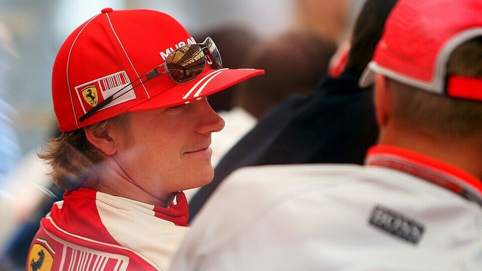 Kimi Räikkönen wird Ferrari treu bleiben, Foto: Sutton