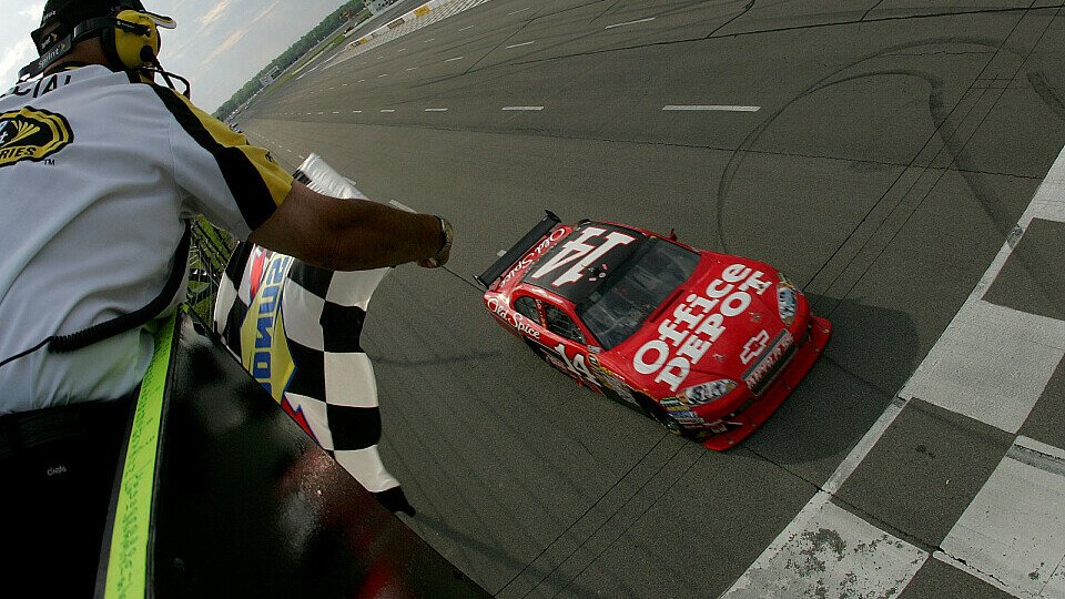 Tony Stewart gewann das letzte Rennen in Pocono, Foto: NASCAR