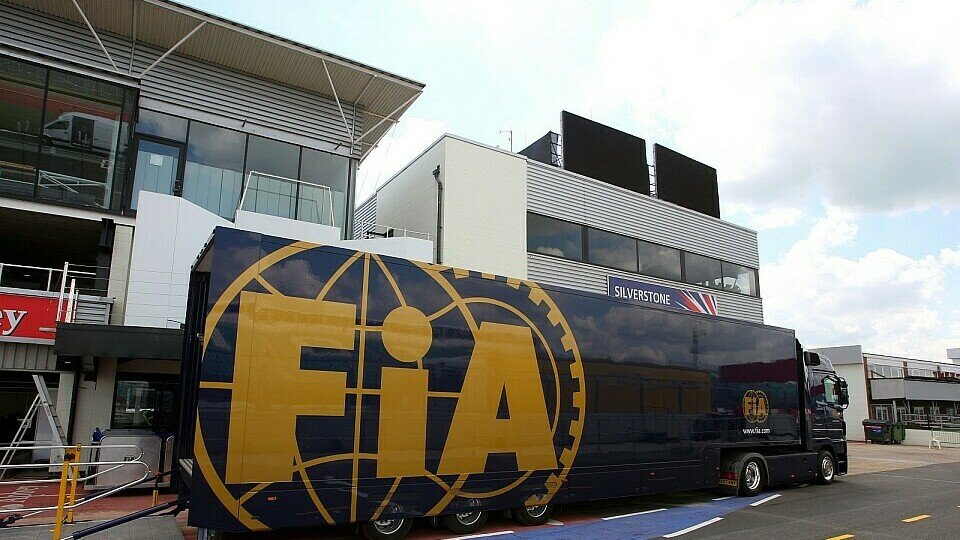 Die FIA wurde wieder ein wenig gebasht, Foto: Sutton