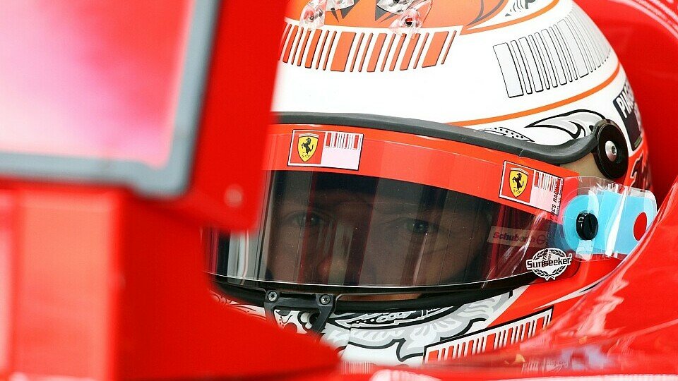 Kimi Räikkönen ist wegen der schlechten Performance im Training nicht besorgt, Foto: Sutton