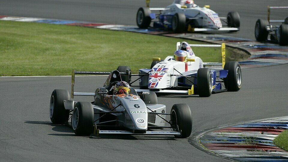 Abt führt vor Campfield, Foto: Formel Masters