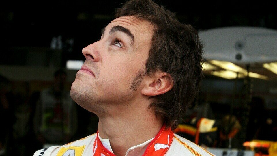 Fernando Alonso wird genau nach oben schauen, Foto: Sutton