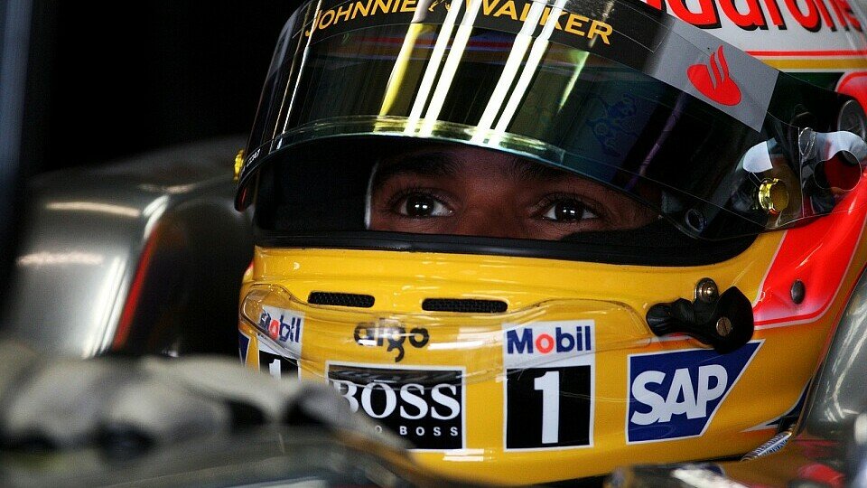 Auf dem Nürburgring gibt Hamilton bisher Gas, Foto: Sutton