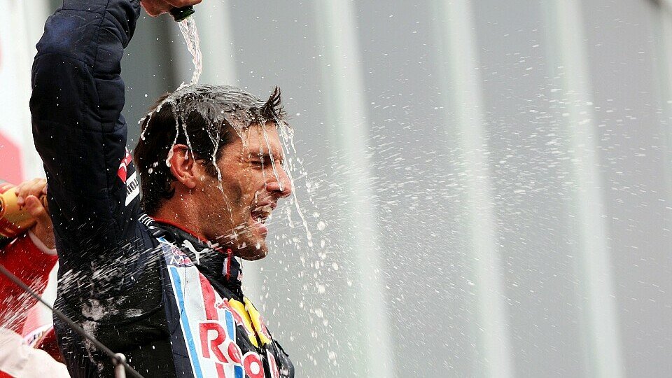 Mark Webber genoss sichtlich die Champagnerdusche, Foto: Sutton