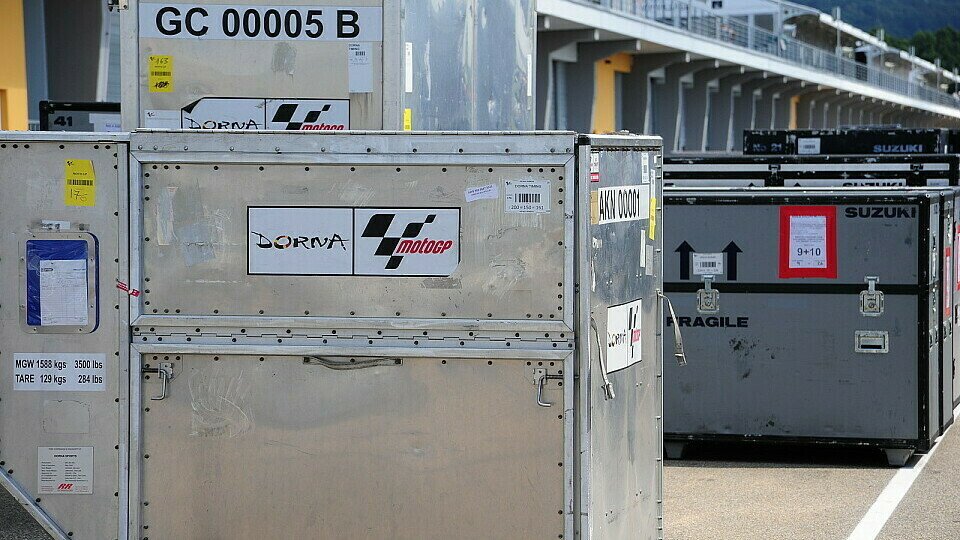 In Japan ist das Equipment der MotoGP zwar angekommen, doch wird es dort nun doch nicht benötigt., Foto: adrivo Sportpresse