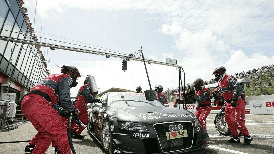 Timo Scheider beim Boxenstopp in Zandvoort, Foto: Audi