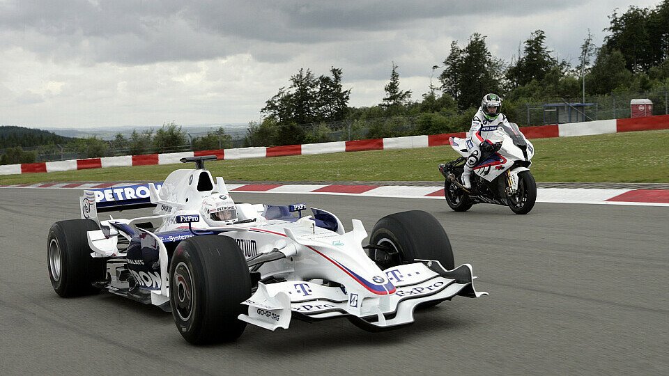 Corser probierte den F1-Boliden aus., Foto: BMW