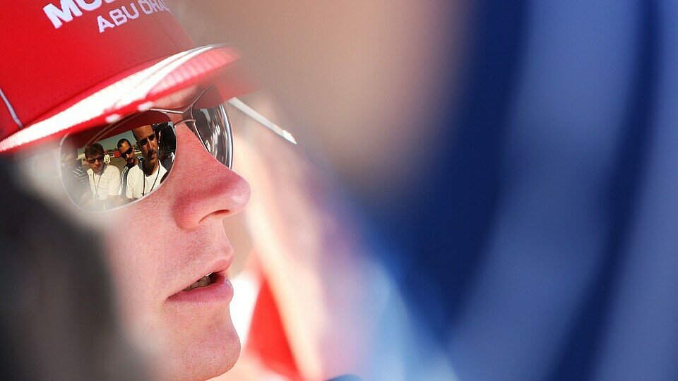 Kimi Räikkönen sieht Unfälle als Teil des Geschäfts., Foto: Sutton