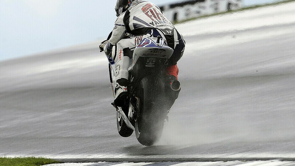 Jorge Lorenzo bleibt bei Regen mittlerweile cool, Foto: Yamaha