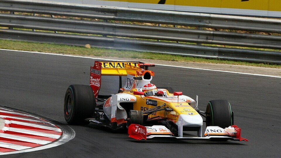 Fernando Alonsos Dreirad kam bei der FIA nicht gut an, Foto: Sutton