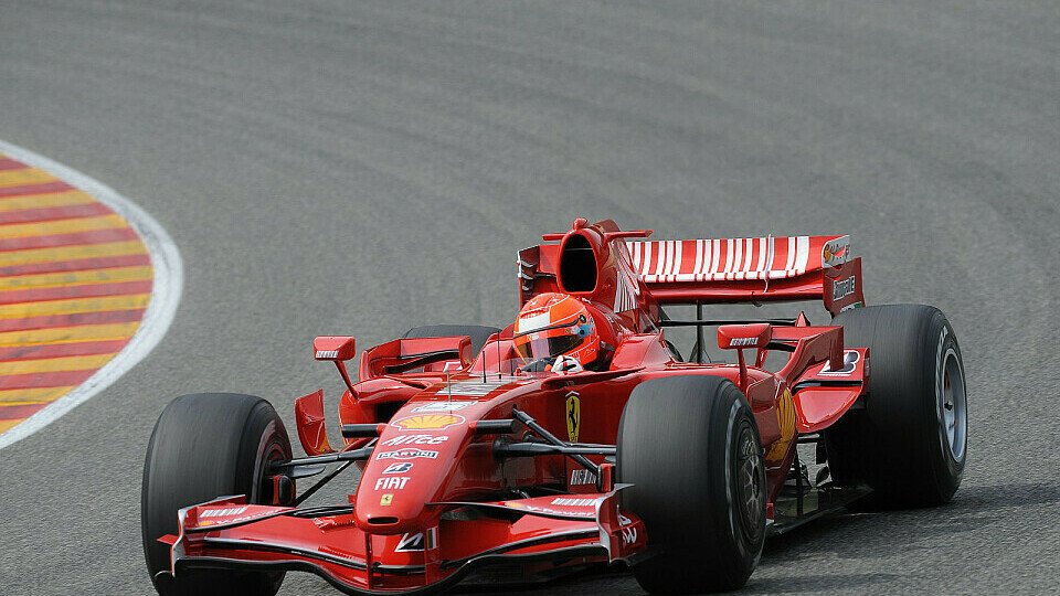 Michael Schumacher rückt wieder mit einem alten Ferrari aus., Foto: Ferrari