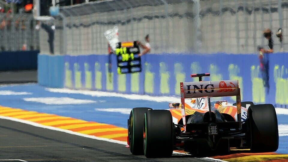 Fernando Alonso erlebt eine schwierige Saison., Foto: Sutton