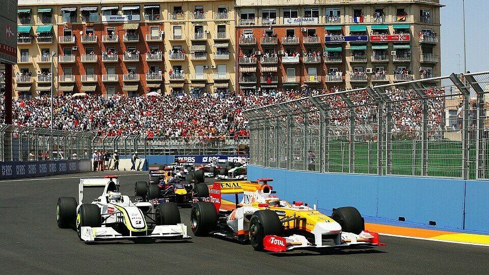 Alonso kam vor Jenson Button ins Ziel., Foto: Sutton