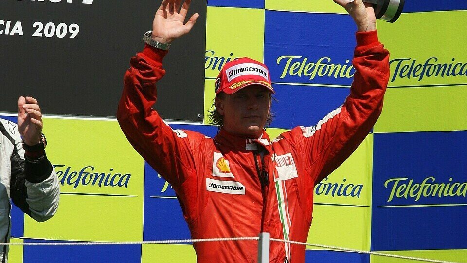 Räikkönen genoss es auf dem Podest zu stehen, Foto: Sutton