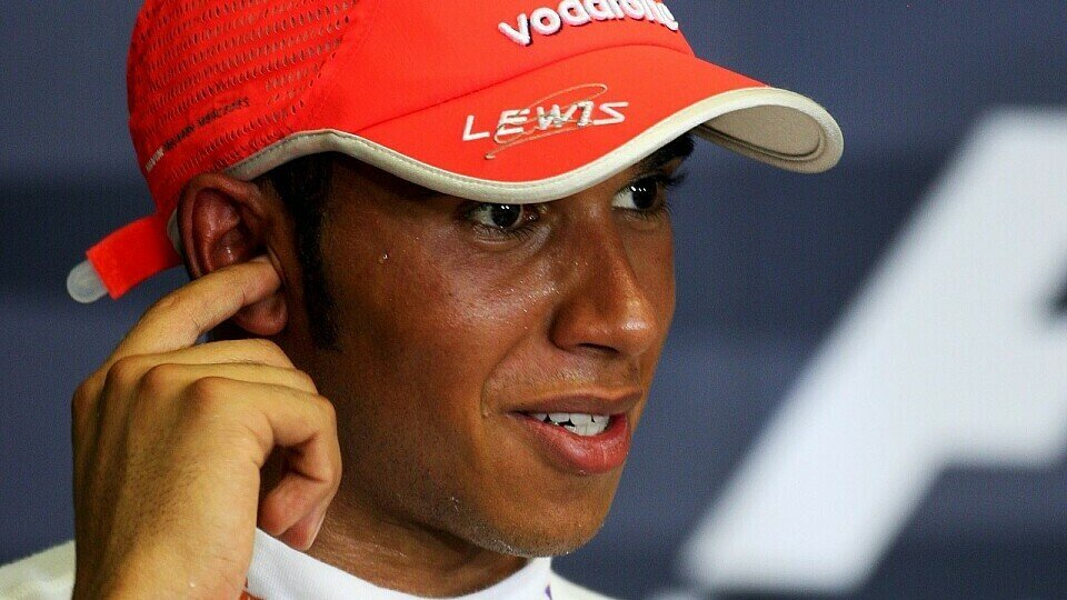 Lewis Hamilton ist skeptisch: In Spa sieht er andere vorne., Foto: Sutton
