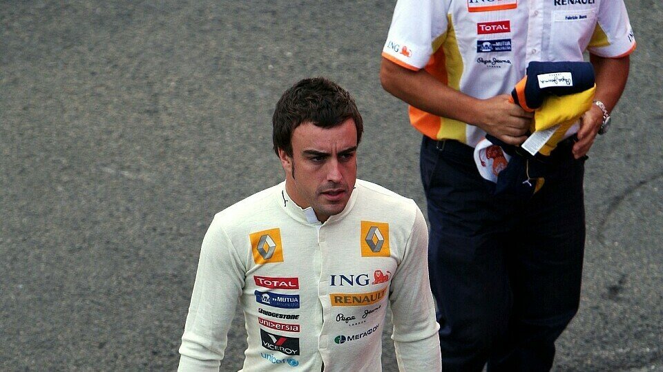 Fernando Alonso war nicht besonders glücklich, Foto: Sutton