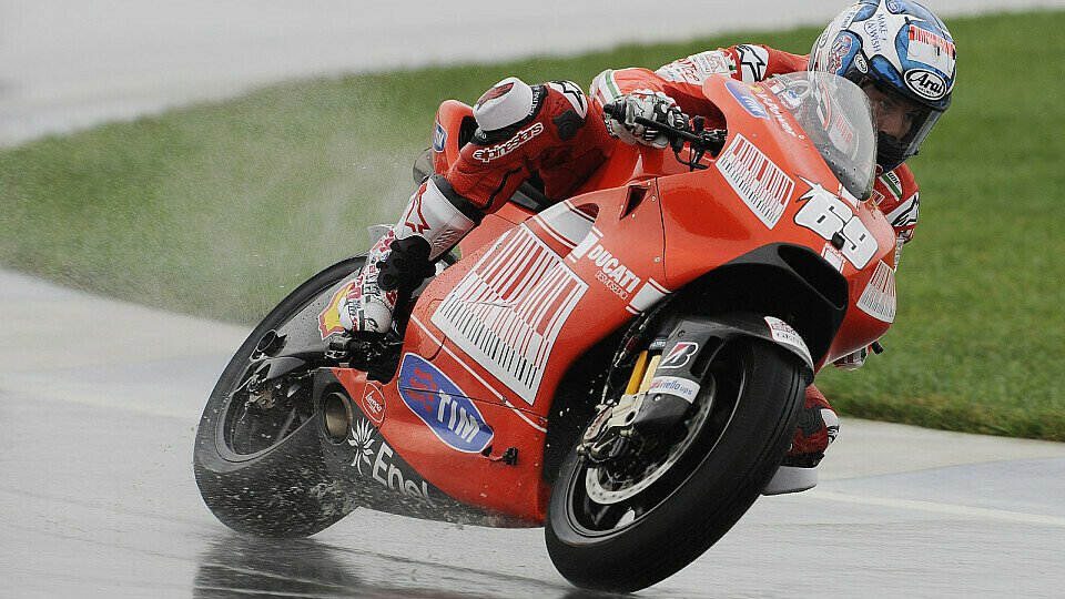 Nicky Hayden fand sich im Nassen gut ein, Foto: Ducati