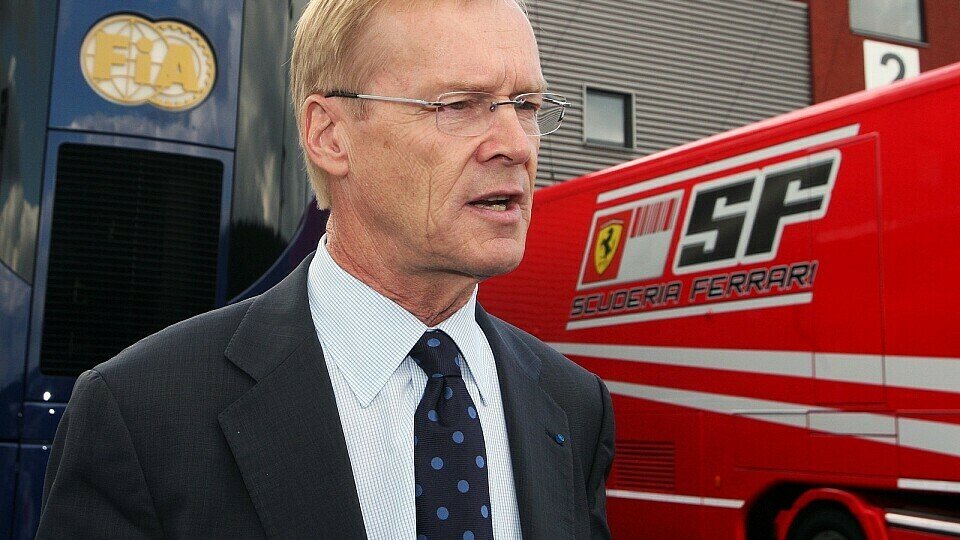 Ari Vatanen traf sich mit den Teambossen., Foto: Sutton