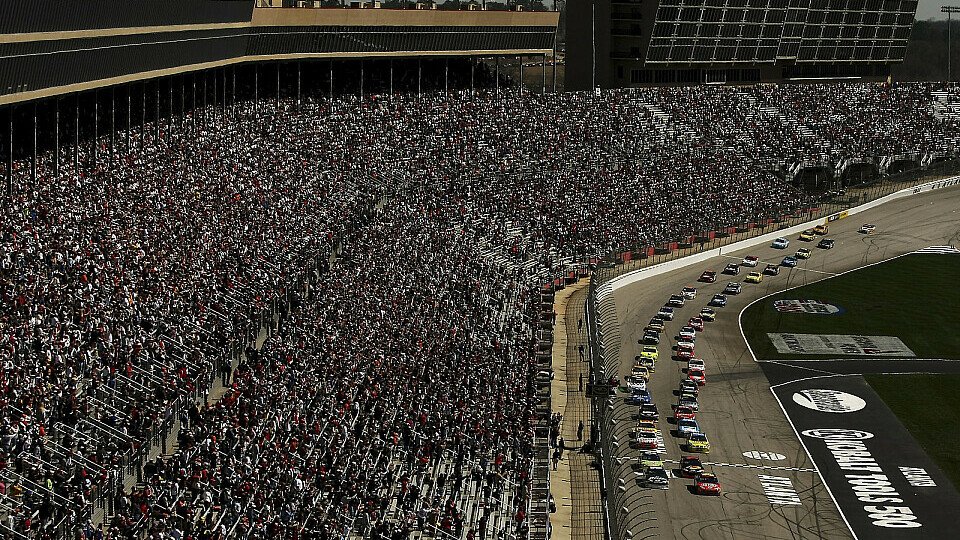 Start zum ersten Nachtennen in Atlanta, Foto: NASCAR