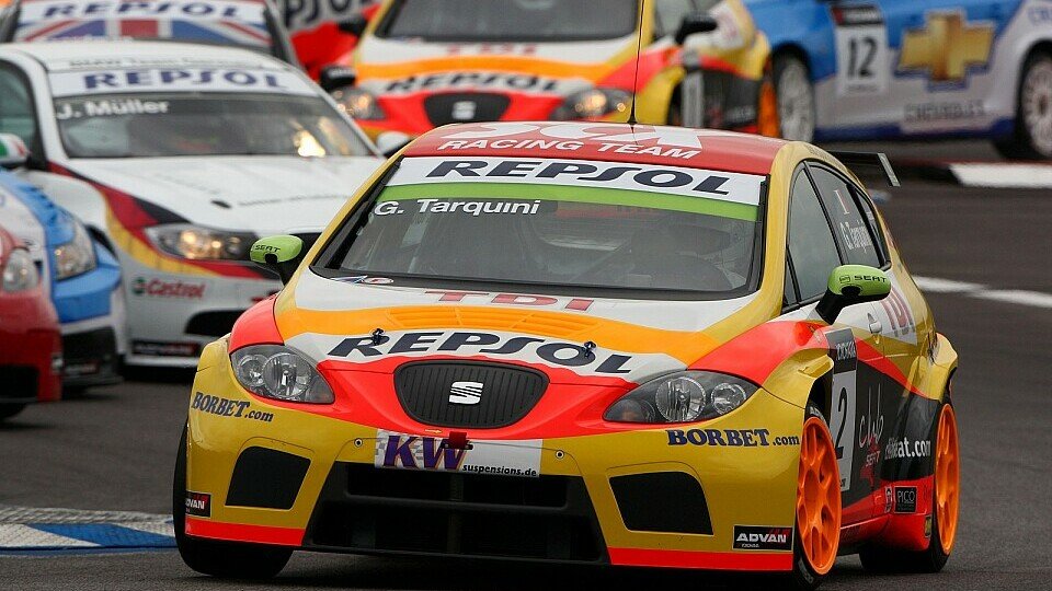 Gabriele Tarquini sicherte sich die Pole beim Heimrennen., Foto: Sutton Gabriele Tarquini sicherte sich die Pole beim Heimrennen., Foto: Sutton