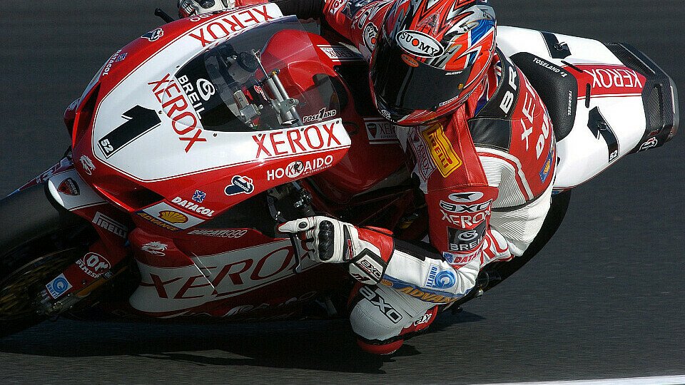 2004 und 2007 holte James Toseland den Weltmeistertitel in der WSBK. An der Spitze ist die Luft seither kaum spürbar dünner geworden, wie der Engländer behauptet., Foto: Ducati