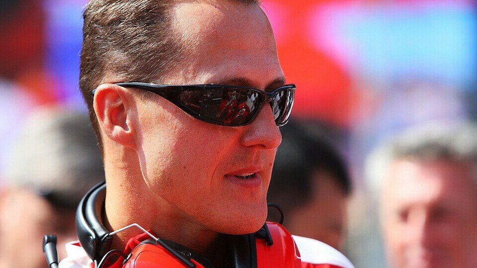 Michael Schumacher setzt im Titelkampf auf Jenson Button., Foto: Sutton