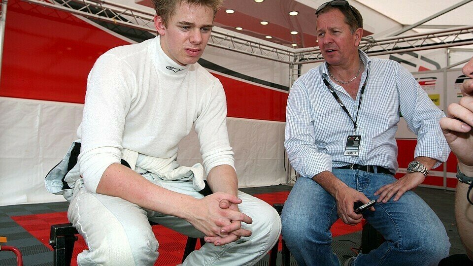 Formel-2-Pilot Alex Brundle mit seinem berühmten Vater Martin, Foto: Formula Two