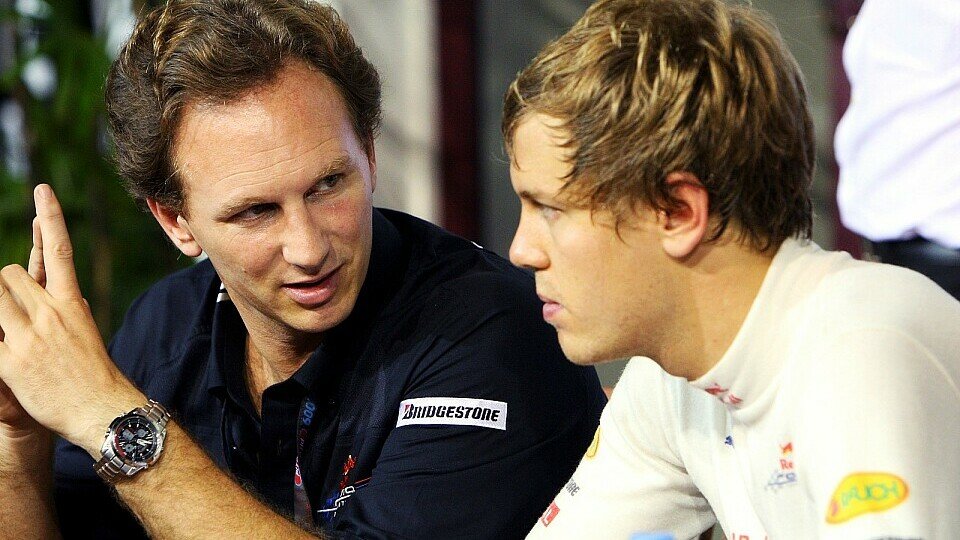Vettel und Horner wollen die Strafe noch einmal genau analysieren, Foto: Sutton