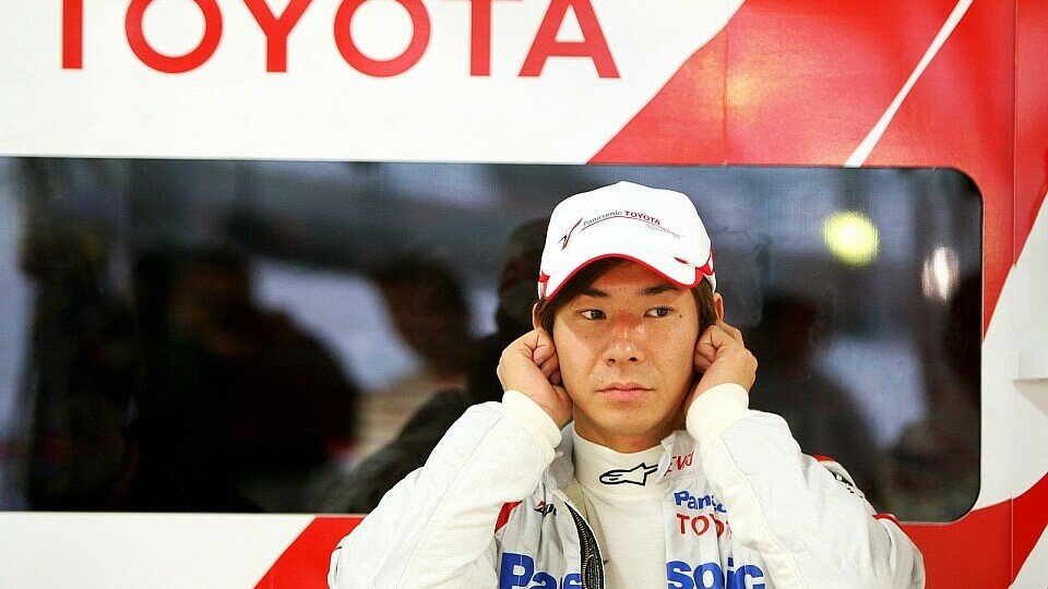 Kamui Kobayashi feiert in Interlagos GP-Debüt, Foto: Sutton