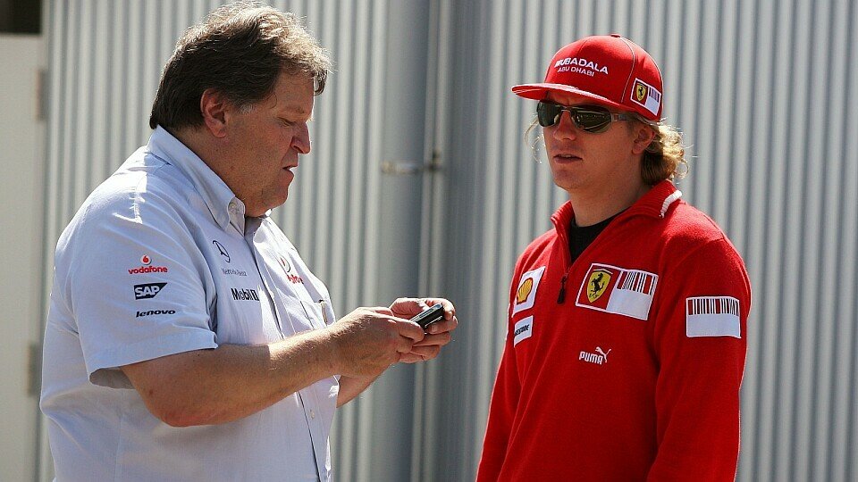 Haug mit Kimi Räikkönen im Gespräch, Foto: Sutton