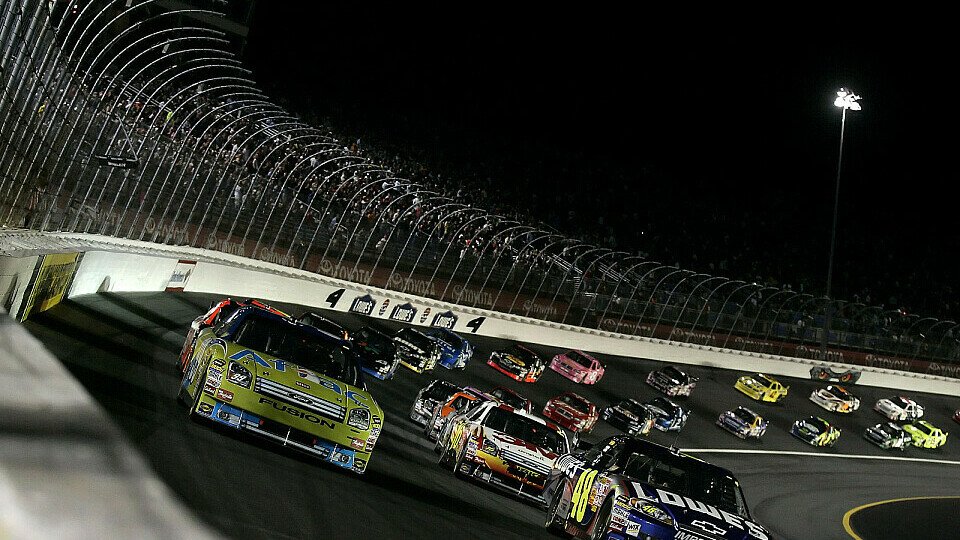 Das letzte Nachtrennen der Saison, Foto: NASCAR