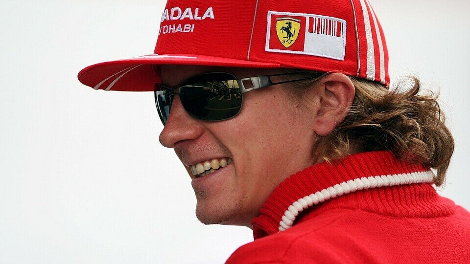 Steht auch rot ganz gut: Kimi Räikkönen