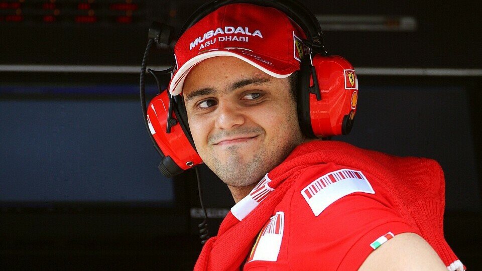 Felipe Massa saß schon wieder am Kommandostand., Foto: Sutton