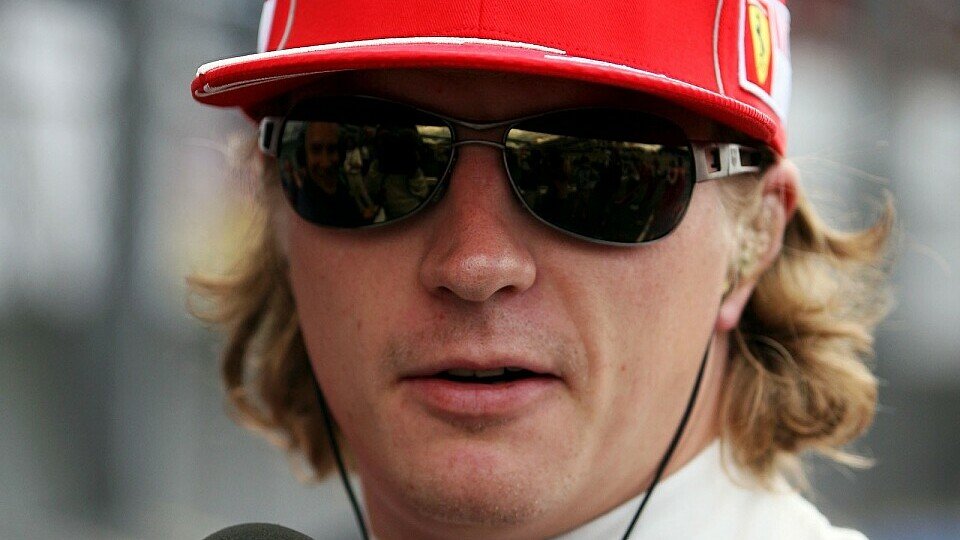 Räikkönen blieb trotz Feuer cool, Foto: Sutton