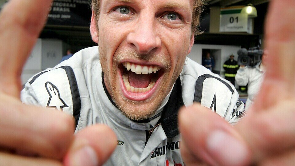 Jenson Button hat es geschafft: Weltmeister, Baby!, Foto: Sutton