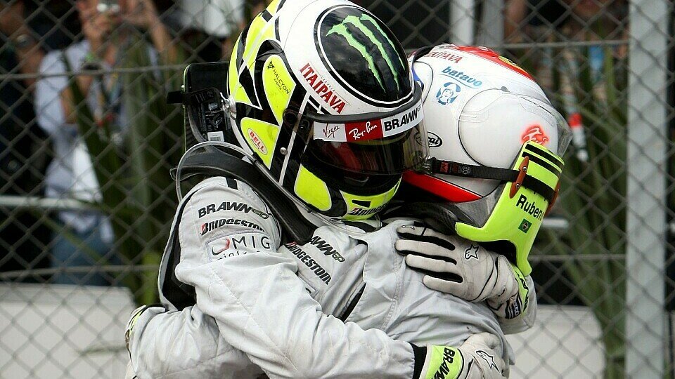 Barrichello gönnt Button den Titel, Foto: Sutton