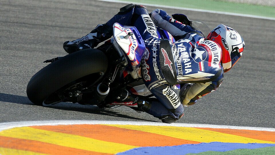 Ben Spies zeigte den Rookie-Kollegen erst einmal den Auspuff, Foto: Ronny Lekl